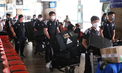 Giống đội tuyển Nhật, CLB Yokohama mang 66 thành viên đến đối đầu HAGL