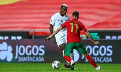 Phát biểu làm Man Utd phật lòng, Pogba liền được 'tiền bối' chấn chỉnh