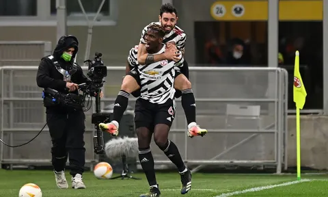 Pogba ghi bàn, Fernandes liền có 2 động thái gây chú ý