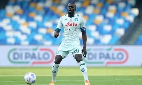 HLV xác nhận, rõ khả năng Kalidou Koulibaly tới Manchester