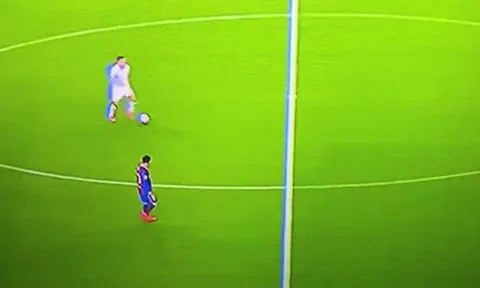 NHM túc cầu: "Như một trò đùa. Bà lão Messi nên rời Barca thì hơn"