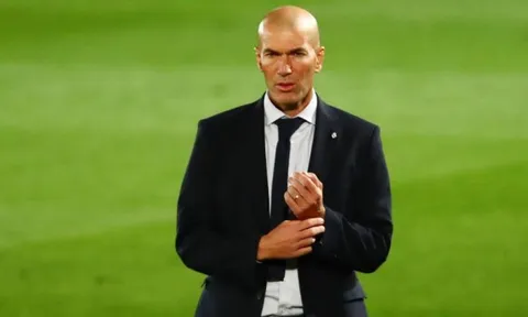 Zidane: "Công việc của bạn là một nỗi ô nhục"