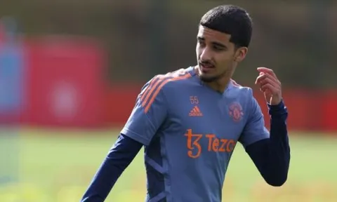 Zidane Iqbal đưa Ten Hag thêm lý do để được trọng dụng