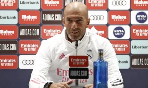 Zidane mang bom xịt 60 triệu "chào hàng" Man Utd