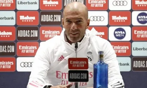 Zinedine Zidane nói thẳng về tương lai của mình và Sergio Ramos