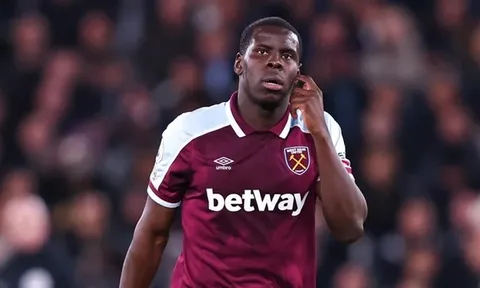 Zouma trả giá bằng túi tiền sau sự việc hành hung mèo
