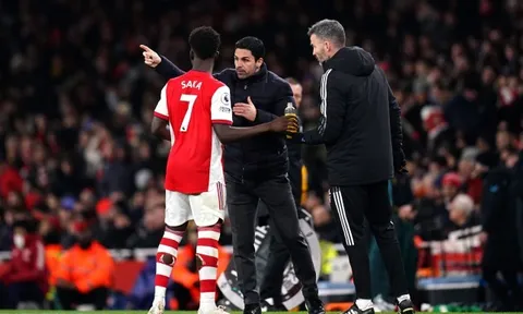 Arteta nhắc nhở về M.U giữa hiệp, châm ngòi để Arsenal hạ Wolves