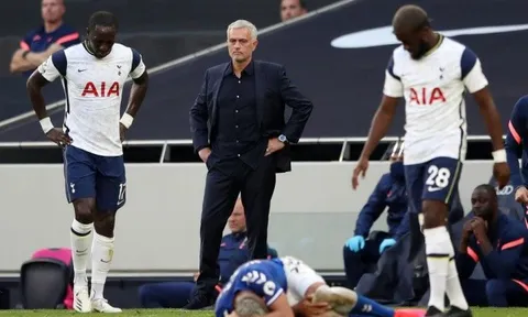 Tottenham ngã ngựa, Jose Mourinho lập "kỷ lục" tệ hại chưa từng có
