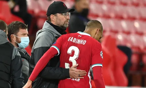 CĐV Liverpool: "Chết tiệt! Mùa giải coi như đã vứt đi"