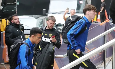 NÓNG! M.U chốt đội hình đấu Rochdale: Pogba & sát thủ trở lại; "đội trưởng 2000" góp mặt