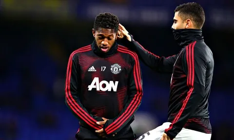 Đây, rõ lý do Fred và Pereira chìm trong bóng tối tại Old Trafford!