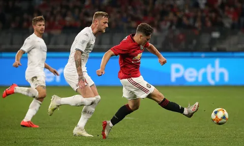 Daniel James gây sốt với pha bứt tốc như tia chớp