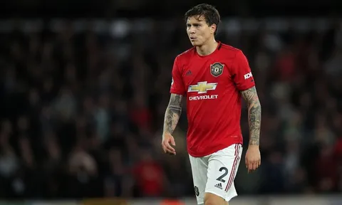Tại sao Lindelof gặp khó và giải pháp bất ngờ của Man Utd