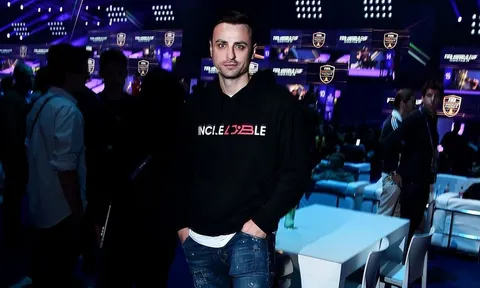 "Một hiện tượng, một rất dị" - Berbatov chỉ rõ 2 cái tên nguy hiểm nhất Arsenal