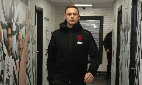 BLĐ hờ hững, tương lai "máy quét Man Utd" vẫn chưa sáng tỏ