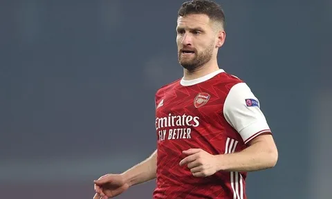 Mustafi sắp rời Arsenal, Paul Merson nói lời phũ phàng