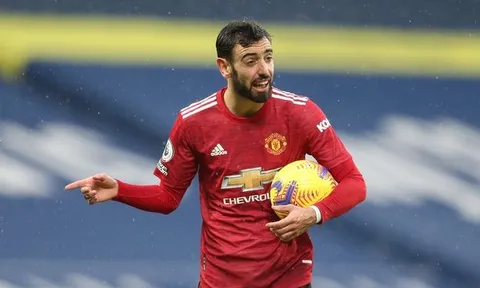 M.U hòa tệ hại, Fernandes cãi tay đôi với Solskjaer ngay trên sân