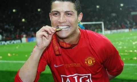 "Ronaldo bảo tôi tới M.U, phiên bản tốt nhất của tôi sẽ được khai phá"