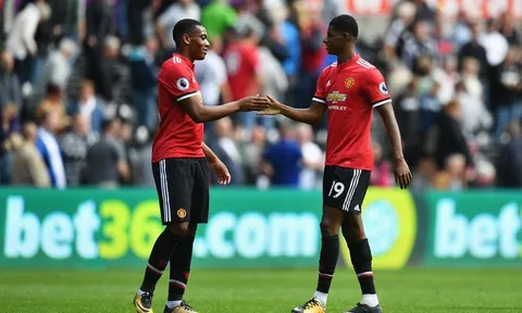 Rashford và Martial, Berbatov chọn ai?
