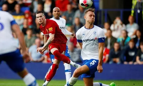 Liverpool chốt tương lai sao trẻ, báo tin buồn tới huyền thoại