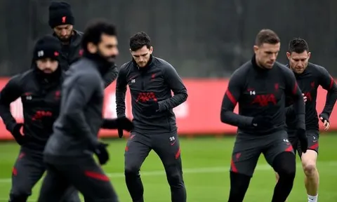 Liverpool đón nhận 2 cú sốc lớn trước đại chiến Man Utd