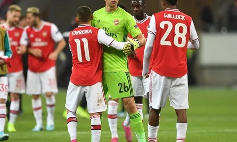 "Wenger luôn nói tôi là tương lai Arsenal, tôi muốn lấy áo số 1"