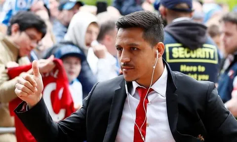 XONG! Solskjaer chốt tương lai Sanchez sau trận hòa Wolves