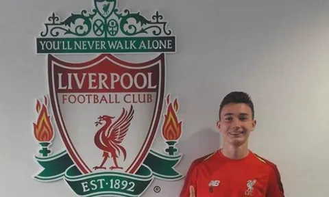 Tân binh trẻ lần đầu xuất hiện trên sân tập Liverpool