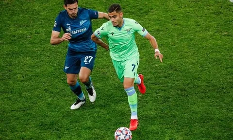 "Tàng hình" tại Serie A, kẻ thất sủng trên đường trở lại Man Utd
