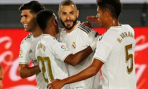 ''Liệu Messi có thể song sát cùng Ronaldo hay không? Hãy đoán xem ...''