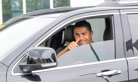 Ronaldo “đốn tim” người hâm mộ với 1 hành động tại quê nhà
