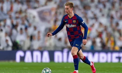 Vì sao De Jong đang "lụi tàn" dần tại Barcelona?