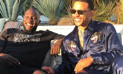 Đạt thỏa thuận rời M.U, Lukaku cười tươi rói cùng 'kẻ vạch mặt Quỷ Đỏ'