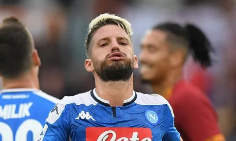 Vì 1 lý do, "sát thủ thành Naples" nên chọn Chelsea thay vì Arsenal