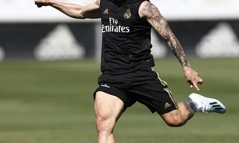 Trở lại Real, James Rodriguez khoe cơ đùi cực khủng