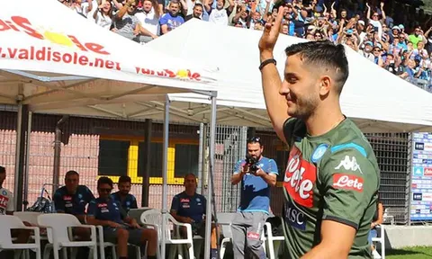 Bản hợp đồng 35 triệu euro có buổi tập đầu tiên cùng Napoli