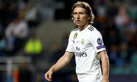 Real khốn khó, Luka Modric làm điều cực tình nghĩa