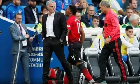 Fan Quỷ đỏ: "Mourinho đã đúng, cậu ấy là chàng hề hay dỗi hờn"