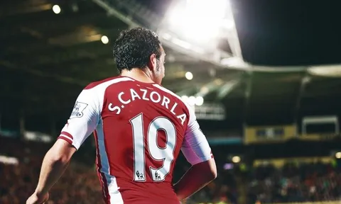 10 sao đáng lẽ Arsenal nên giữ lại: Cazorla, Vela và 'báu vật' Hà Lan