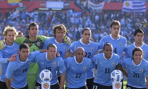 10 sao Uruguay có số lần khoác áo ĐTQG nhiều nhất: Forlan, Suarez, Cavani ở đâu?