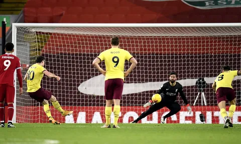 10 thống kê Liverpool 0-1 Burnley: Siêu tệ hại, cú sốc tại Anfield!