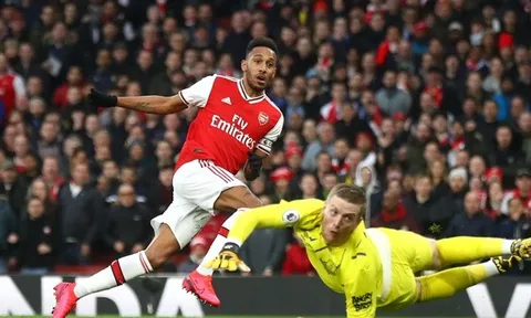 Aubameyang làm sống dậy hình ảnh ngày nào của 'King Henry' tại Emirates