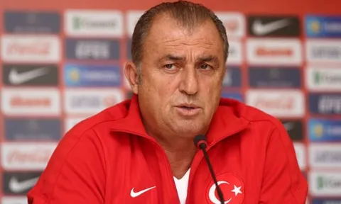 Tình hình sức khỏe của cựu HLV AC Milan đã dần ổn định