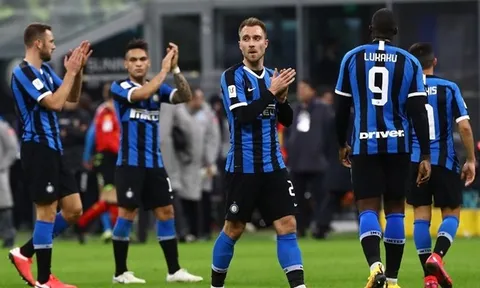 Suýt ghi bàn phản lưới, De Ligt vẫn được Sarri khen ngợi