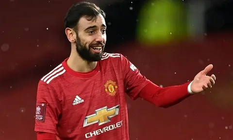 Bruno Fernandes: "Chúng tôi phải nhìn lại chính mình"