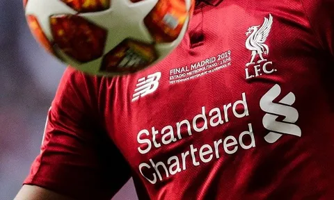 ''Song mã'' quyết phá két, chiếm logo trên ngực phải áo đấu The Kop
