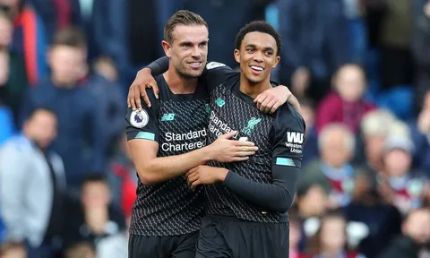 Nghiền nát Burnley, The Kop cô đơn trên đỉnh BXH