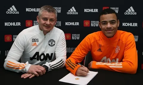 Man Utd đã đúng khi "trói chân" Mason Greenwood