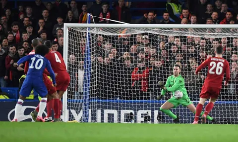Fan Liverpool điên tiết, chỉ ra 2 tội đồ khiến The Kop bị loại khỏi FA Cup