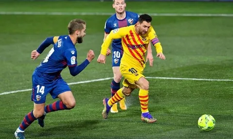 Ronald Koeman thừa nhận Barcelona cần "sự trợ giúp của các đối thủ"